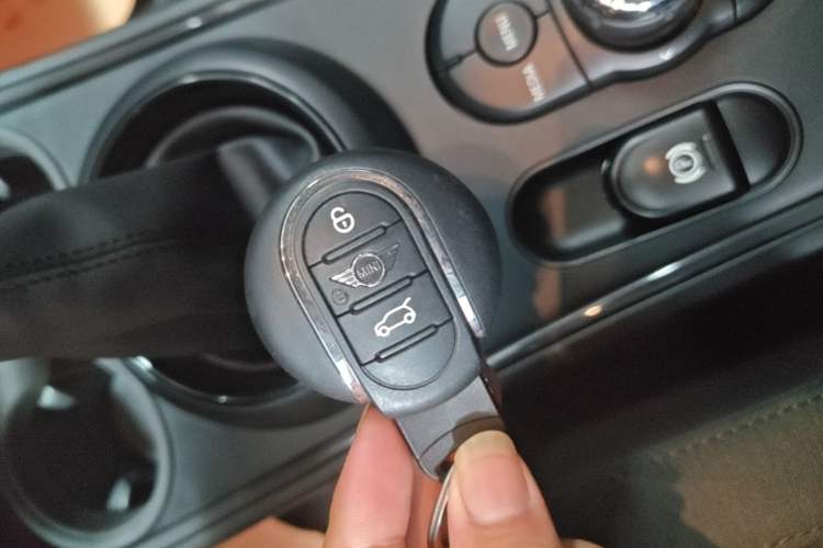 Used MINI Countryman 2018 1.5T COOPER Artist Vehicle Key