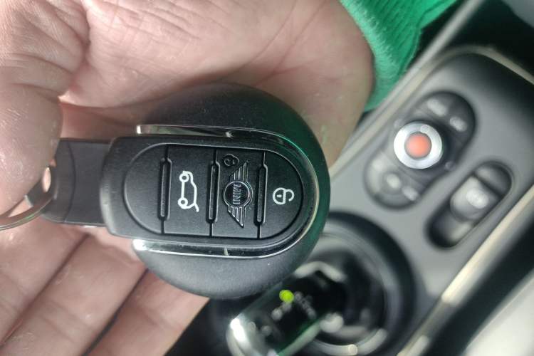 Used MINI Countryman 2018 1.5T COOPER ALL4 Classic Edition Vehicle Key