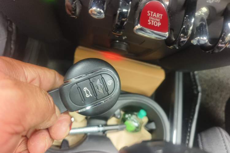 Used MINI Countryman 2018 1.5T COOPER Artist Vehicle Key