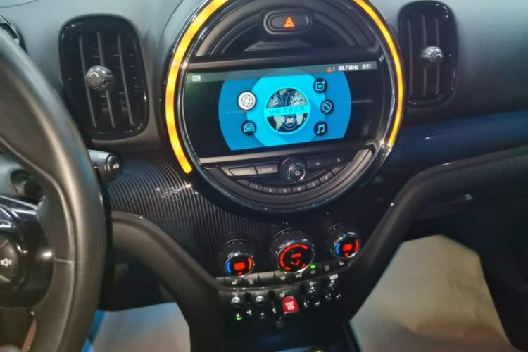 Used MINI Countryman 2018 2.0T COOPER S ALL4 Artist Audio And AC Panel