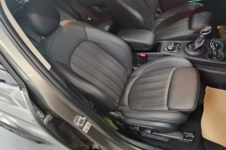 Used MINI Countryman 2018 2.0T COOPER S ALL4 Artist Right Front Seat
