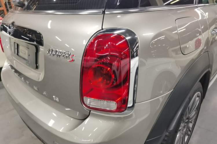 Used MINI Countryman 2018 2.0T COOPER S ALL4 Artist Right Rear Taillight