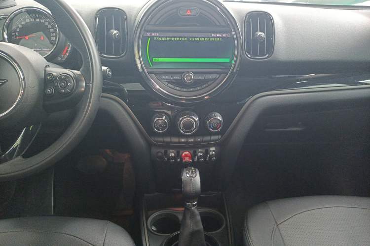 Used MINI Countryman 2018 1.5T COOPER Special Edition Audio And AC Panel