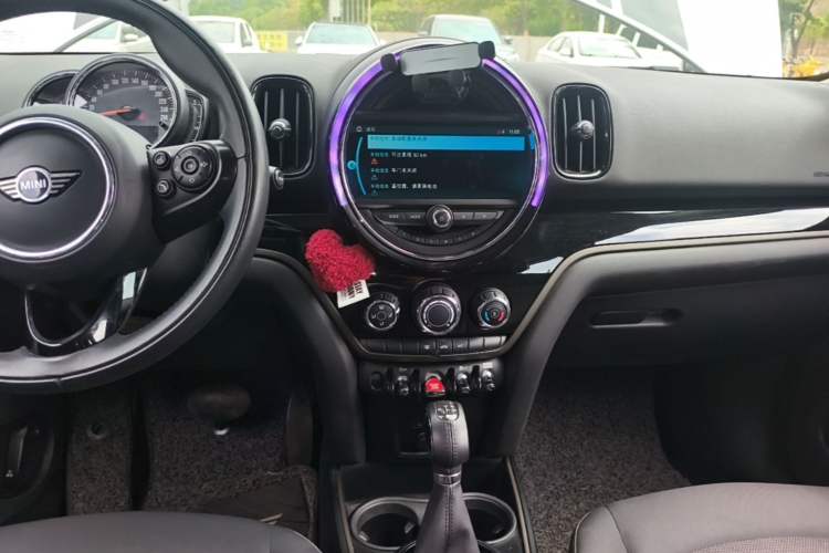 Used MINI Countryman 2018 1.5T COOPER Classic Edition Audio And AC Panel