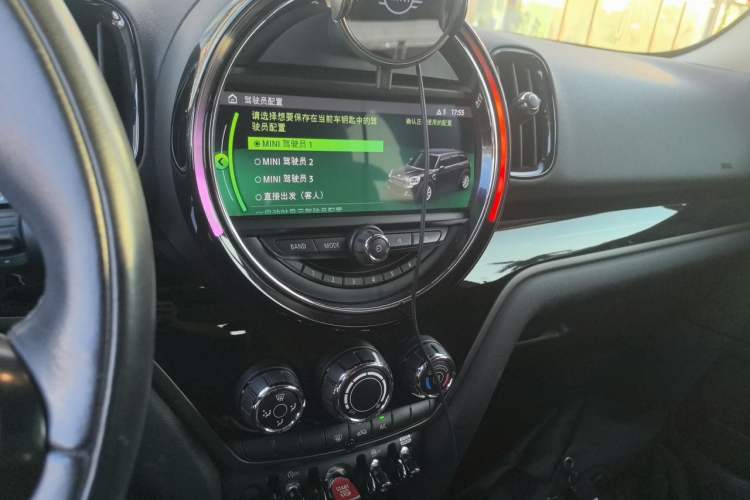 Used MINI Countryman 2018 1.5T COOPER Special Edition Audio And AC Panel