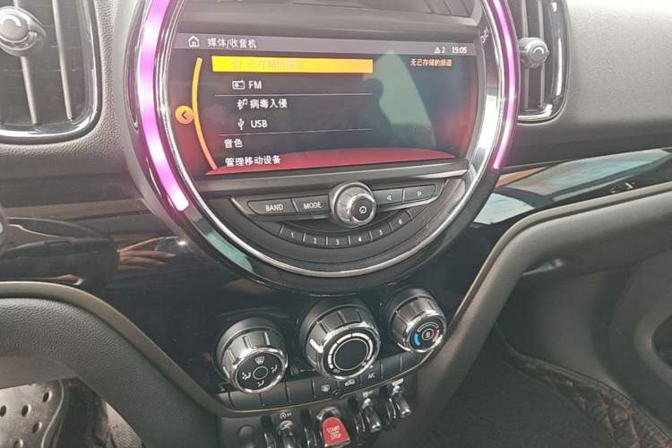 Used MINI Countryman 2018 1.5T COOPER Special Edition Audio And AC Panel