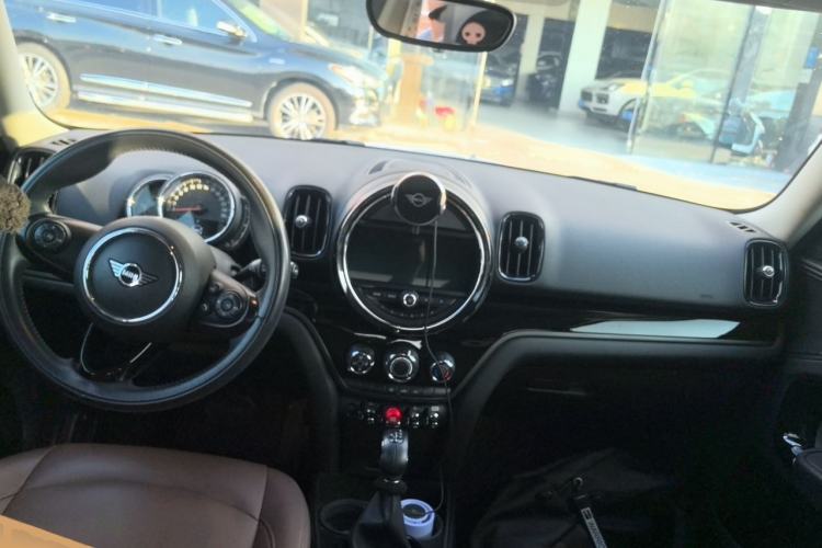 Used MINI Countryman 2018 1.5T COOPER Special Edition Center Console