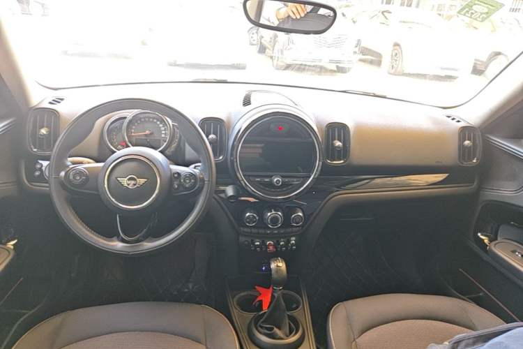 Used MINI Countryman 2018 1.5T COOPER Special Edition Center Console