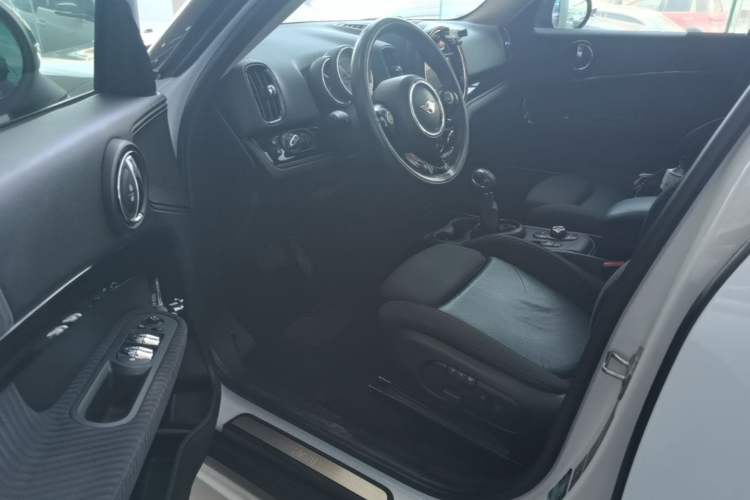Used MINI Countryman 2018 1.5T COOPER ALL4 Classic Edition Driver Seat