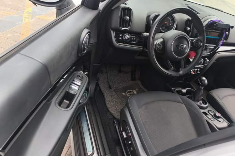 Used MINI Countryman 2018 1.5T COOPER Classic Edition Driver Seat