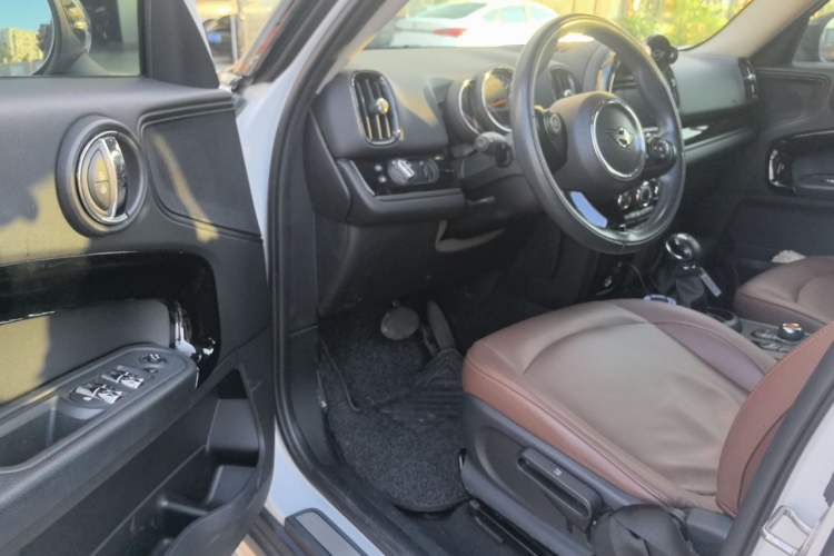 Used MINI Countryman 2018 1.5T COOPER Special Edition Driver Seat