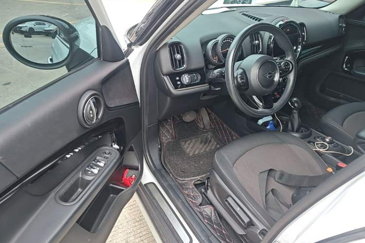 Used MINI Countryman 2018 1.5T COOPER Special Edition Driver Seat