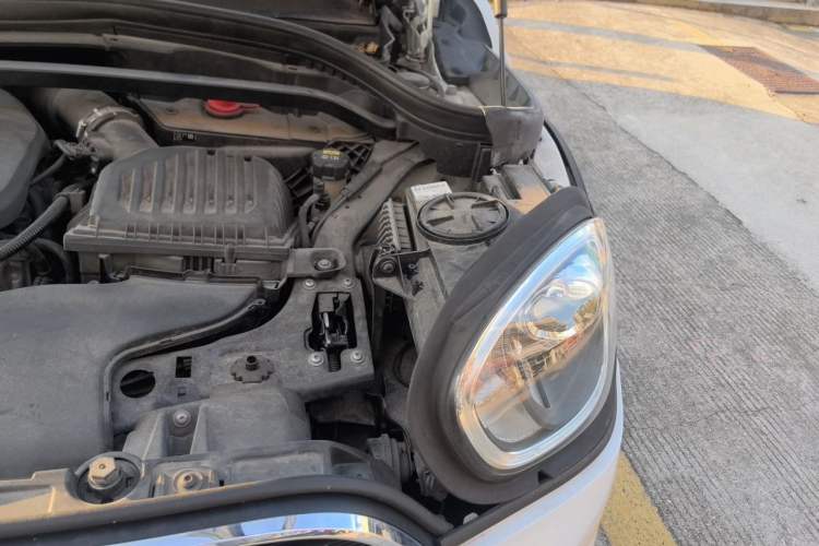 Used MINI Countryman 2018 1.5T COOPER Special Edition Engine Bay Left