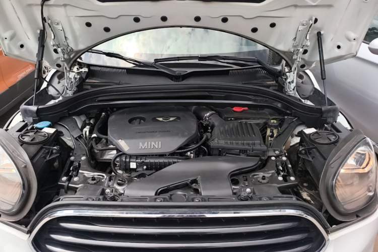 Used MINI Countryman 2018 1.5T COOPER Classic Edition Engine Bay