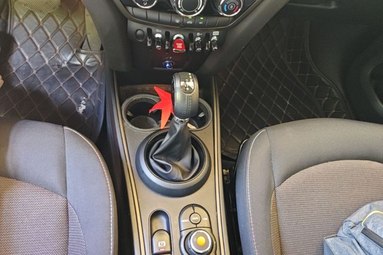 Used MINI Countryman 2018 1.5T COOPER Special Edition Gear Lever