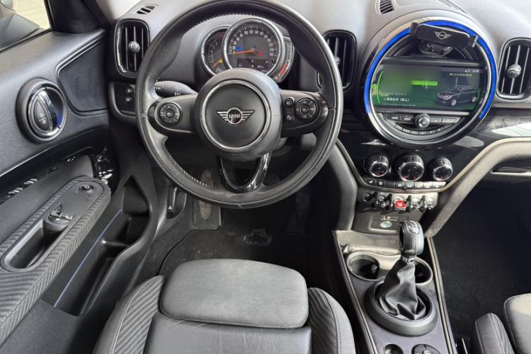 Used MINI Countryman 2018 1.5T COOPER ALL4 Classic Edition Interior 11