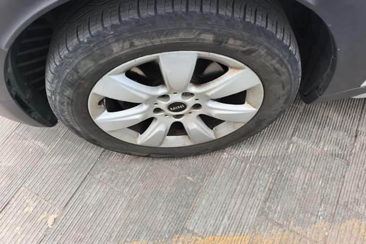 Used MINI Countryman 2018 1.5T COOPER Classic Edition Left Front Wheel Hub