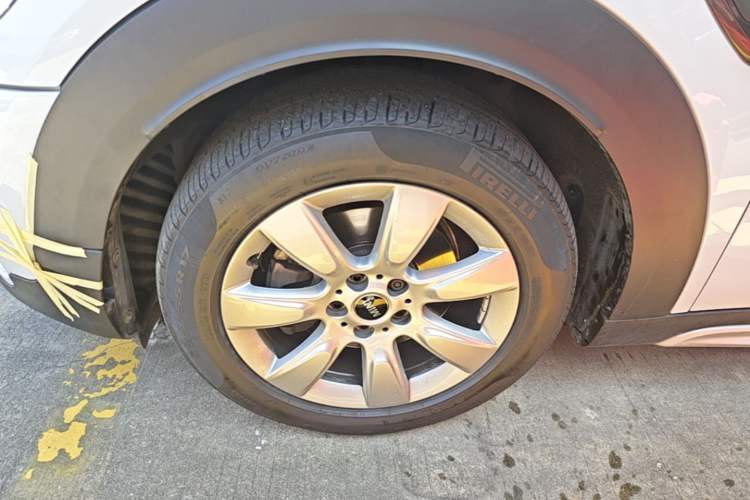 Used MINI Countryman 2018 1.5T COOPER Special Edition Left Front Wheel Hub