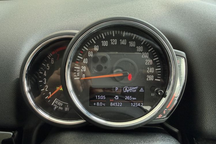 Used MINI Countryman 2018 1.5T COOPER ALL4 Classic Edition Odometer Close Up