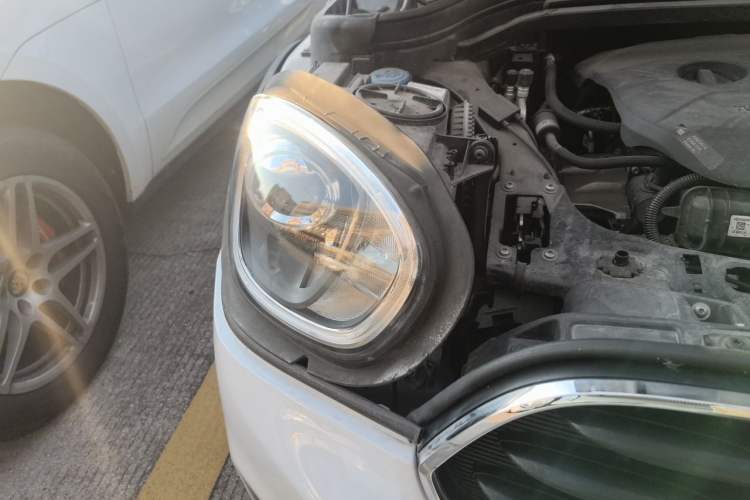 Used MINI Countryman 2018 1.5T COOPER Special Edition Right Front Headlight