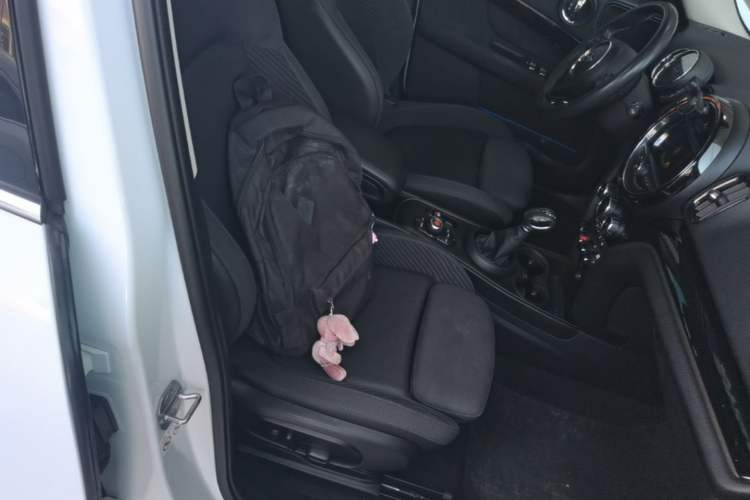 Used MINI Countryman 2018 1.5T COOPER ALL4 Classic Edition Right Front Seat