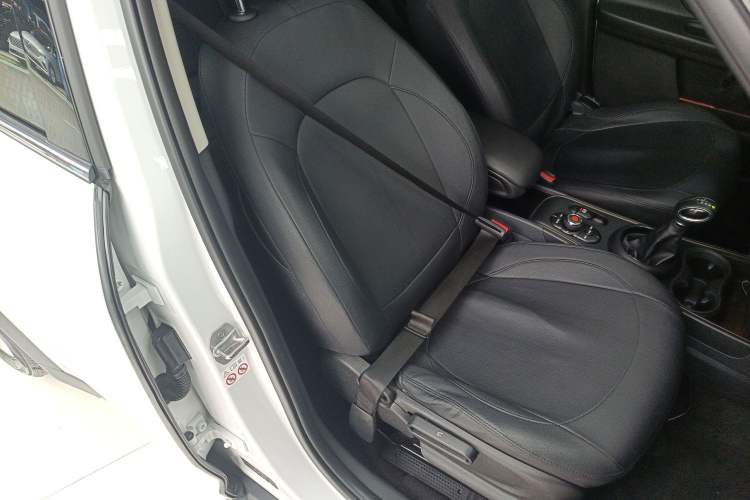 Used MINI Countryman 2018 1.5T COOPER Special Edition Right Front Seat