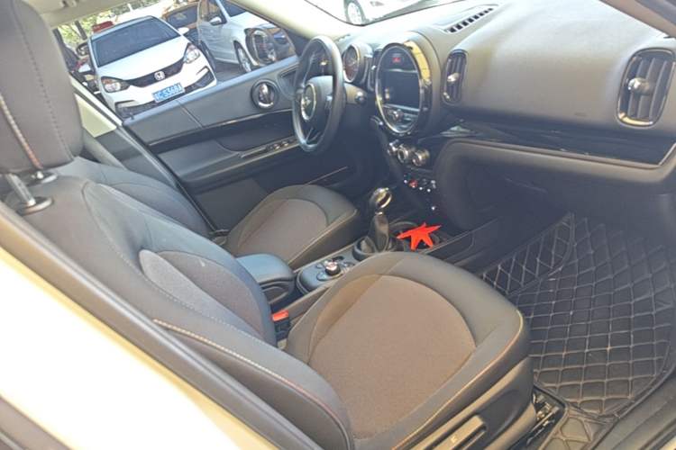 Used MINI Countryman 2018 1.5T COOPER Special Edition Right Front Seat