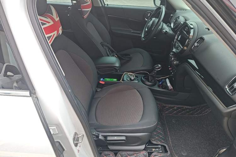 Used MINI Countryman 2018 1.5T COOPER Special Edition Right Front Seat