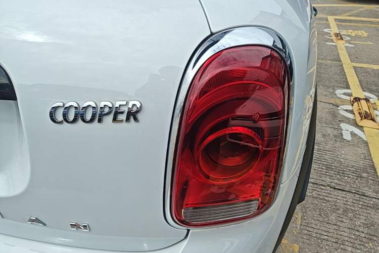 Used MINI Countryman 2018 1.5T COOPER Special Edition Right Rear Taillight