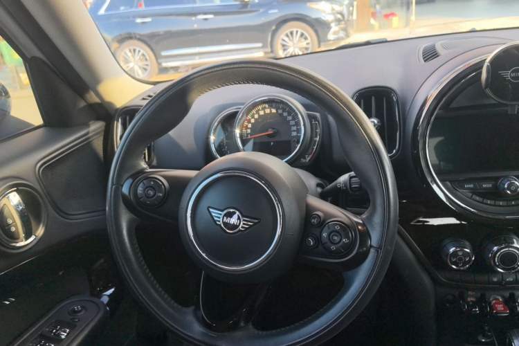 Used MINI Countryman 2018 1.5T COOPER Special Edition Steering Wheel