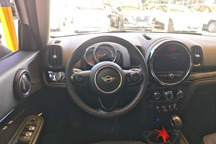 Used MINI Countryman 2018 1.5T COOPER Special Edition Steering Wheel