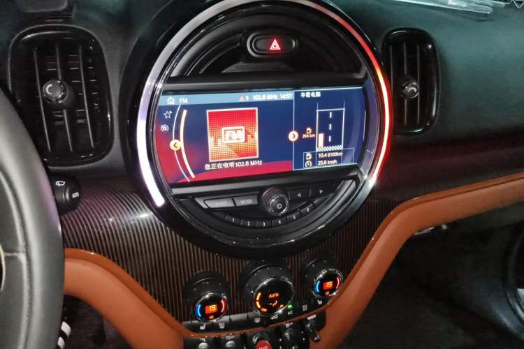 Used MINI Countryman 2019 2.0T COOPER S ALL4 Artist Audio And AC Panel