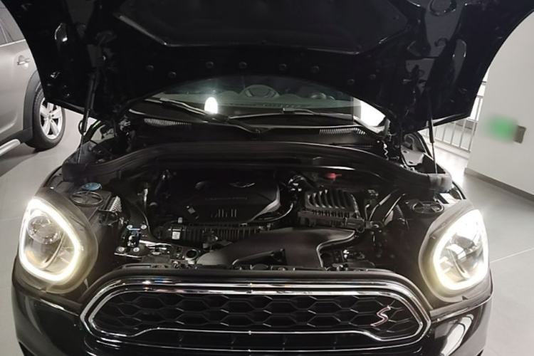 Used MINI Countryman 2019 2.0T COOPER S ALL4 Classic Edition Engine Bay