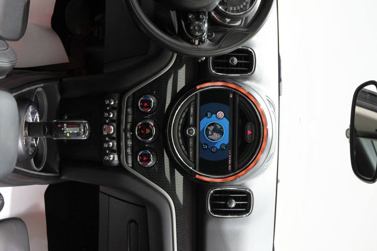 Used MINI Countryman 2019 2.0T COOPER S ALL4 Artist Interior 1