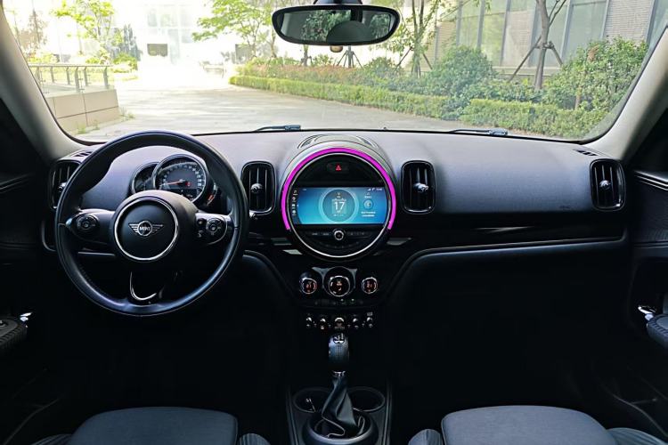 Used MINI Countryman 2019 2.0T COOPER S ALL4 Classic Edition Interior 2