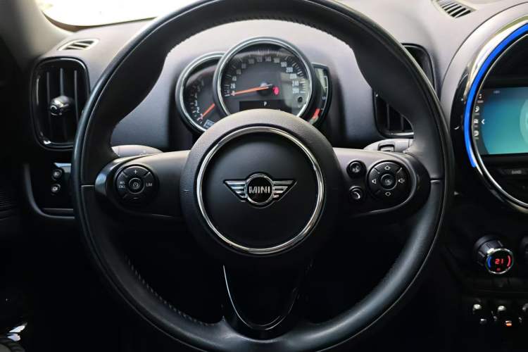 Used MINI Countryman 2019 2.0T COOPER S ALL4 Classic Edition Steering Wheel