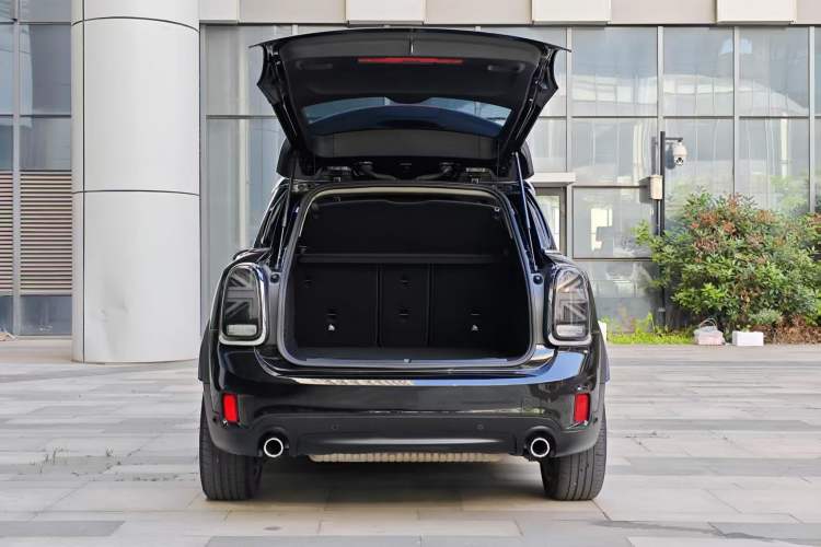 Used MINI Countryman 2019 2.0T COOPER S ALL4 Classic Edition Trunk