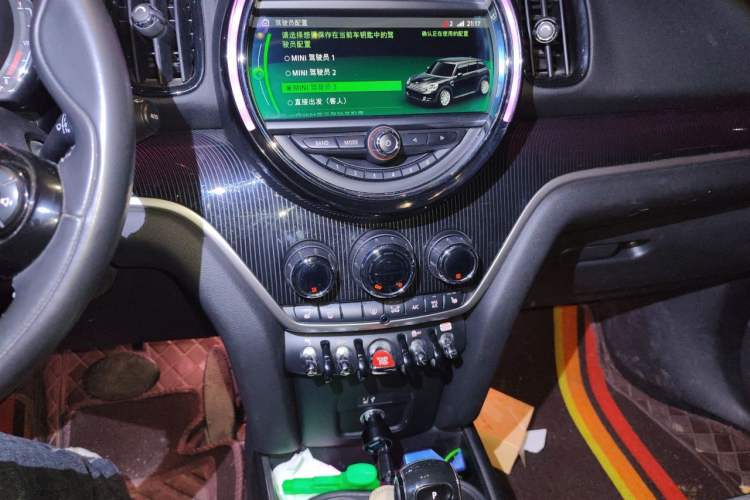 Used MINI Countryman 2019 1.5T COOPER Artist Weekend Travel Edition Audio And AC Panel