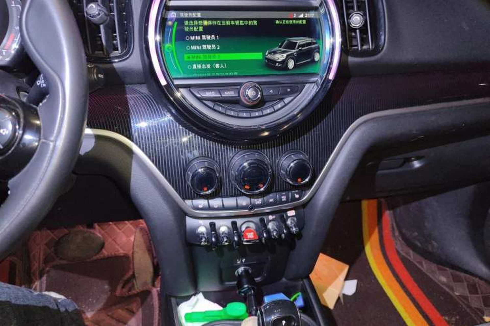 Used MINI Countryman 2019 1.5T COOPER Artist Weekend Travel Edition Audio And AC Panel