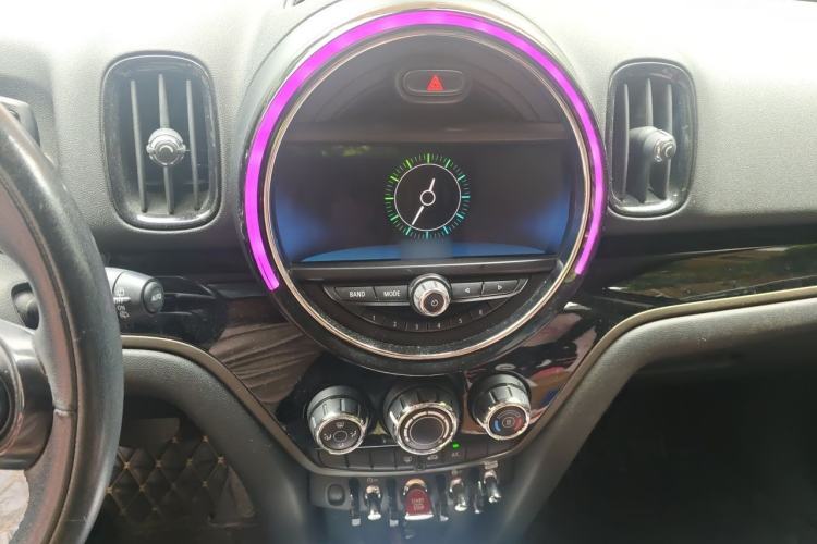 Used MINI Countryman 2019 1.5T COOPER ALL4 Classic Weekend Travel Edition Audio And AC Panel