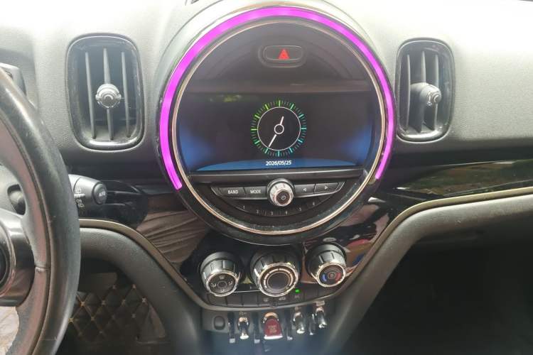 Used MINI Countryman 2019 1.5T COOPER ALL4 Classic Weekend Travel Edition Audio And AC Panel