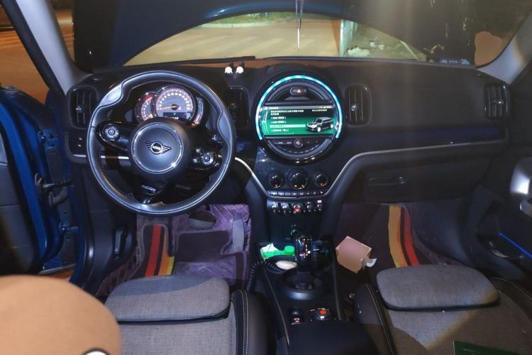 Used MINI Countryman 2019 1.5T COOPER Artist Weekend Travel Edition Center Console