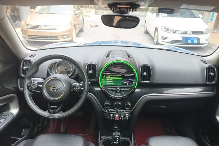 Used MINI Countryman 2019 1.5T COOPER ALL4 Artist Weekend Travel Edition Center Console