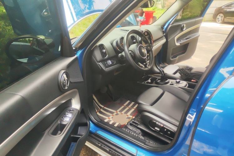 Used MINI Countryman 2019 1.5T COOPER Artist Weekend Travel Edition Driver Seat