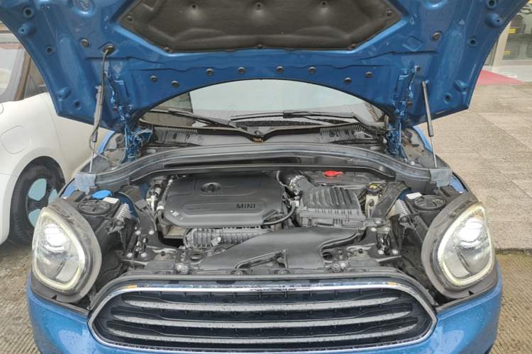 Used MINI Countryman 2019 1.5T COOPER Artist Weekend Travel Edition Engine Bay