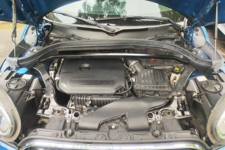 Used MINI Countryman 2019 1.5T COOPER Artist Weekend Travel Edition Engine Bay