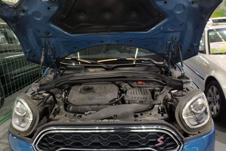 Used MINI Countryman 2019 2.0T COOPER S ALL4 Artist Engine Bay