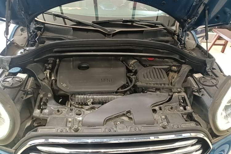 Used MINI Countryman 2019 1.5T COOPER ALL4 Artist Weekend Travel Edition Engine Bay