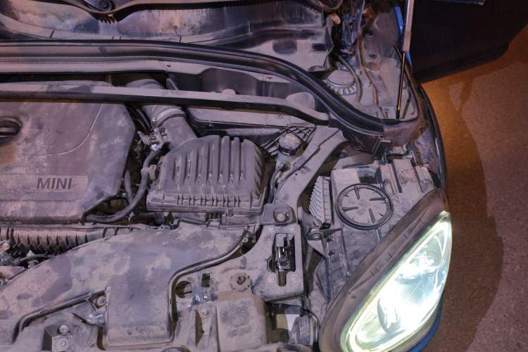 Used MINI Countryman 2019 1.5T COOPER Artist Weekend Travel Edition Engine Bay Left