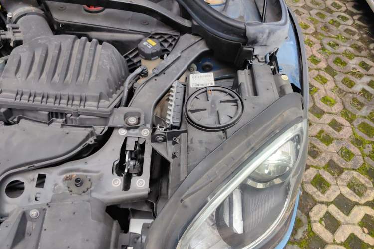 Used MINI Countryman 2019 2.0T COOPER S ALL4 Artist Engine Bay Left